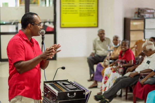 An entertainment program for the good mental health of the elderly community in Homagama (2023-07-06)